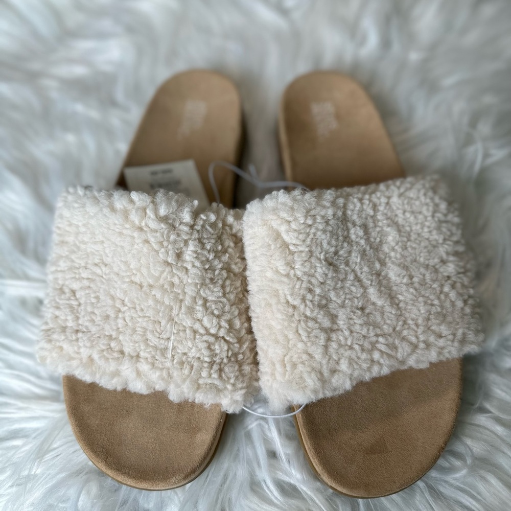 Women’s ivory sandals